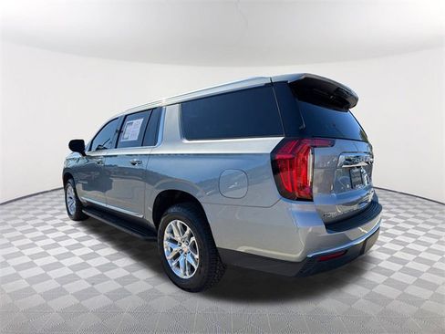 Used 2023 GMC Yukon XL SLT image 7
