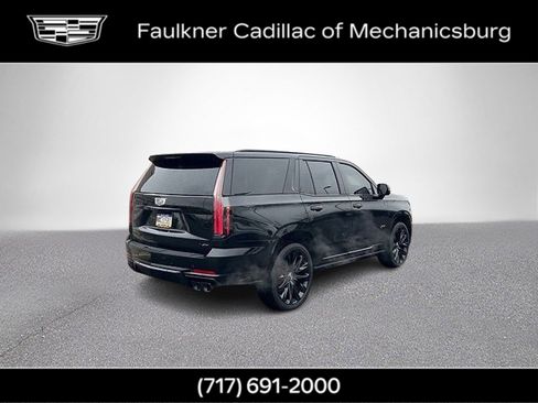 Used 2026 Cadillac Escalade V w/ LPO, ONYX Package image 4