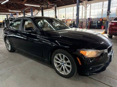 Used 2017 BMW 320i xDrive Sedan AWD/4WD image 5
