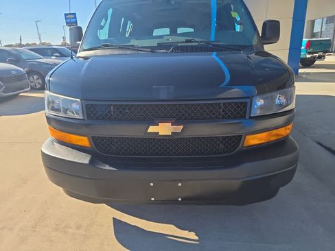 Used 2020 Chevrolet Express 3500 LS image 3
