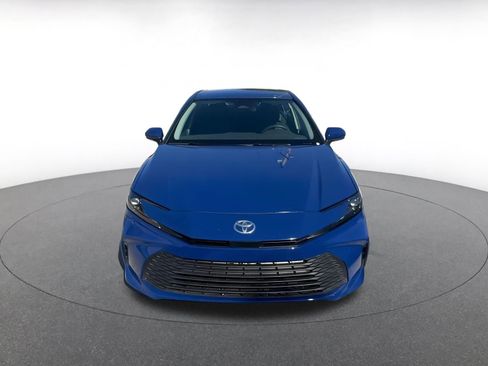 Used 2025 Toyota Camry LE image 4