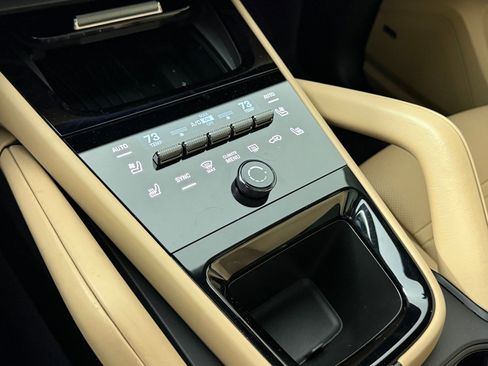 Used 2025 Porsche Cayenne GTS image 22