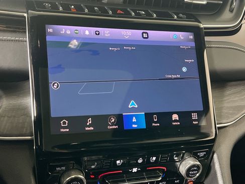 Used 2022 Jeep Grand Cherokee Overland w/ Adv Protech Group III image 13