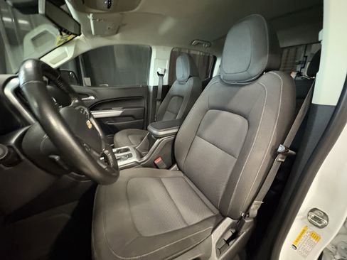 Used 2019 Chevrolet Colorado LT w/ LT Convenience Package image 5