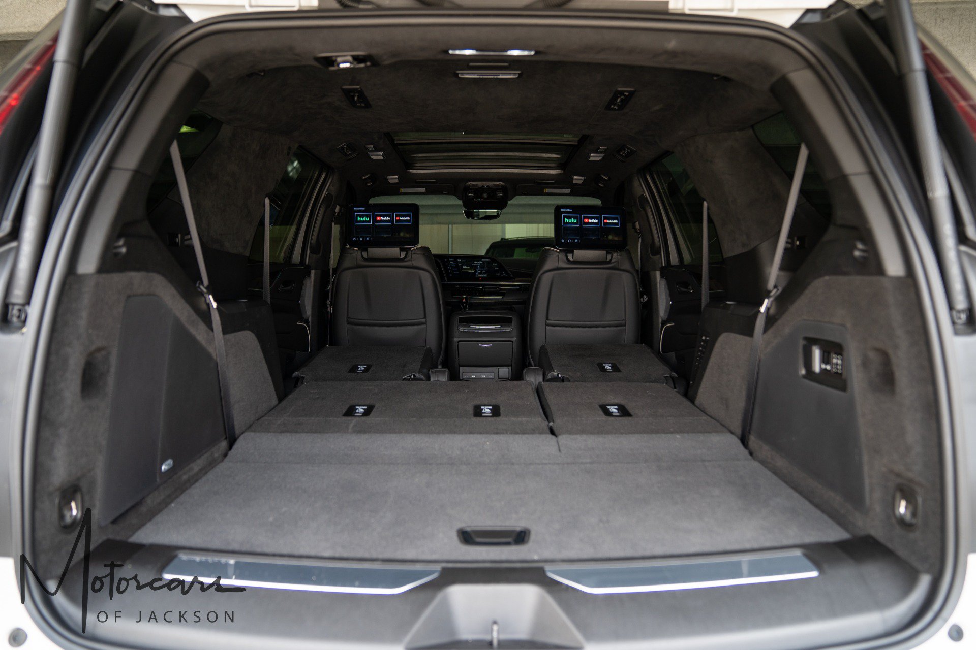 Used 2024 Cadillac Escalade Sport Platinum AWD/4WD image 15