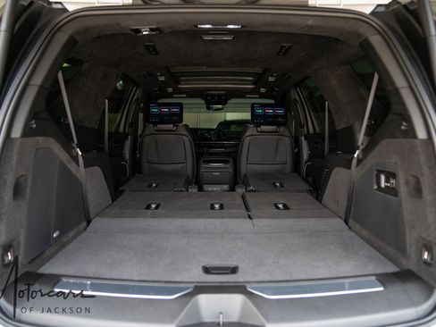 Used 2024 Cadillac Escalade Sport Platinum image 15