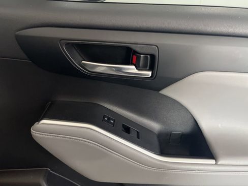 Used 2022 Toyota Highlander XLE image 60