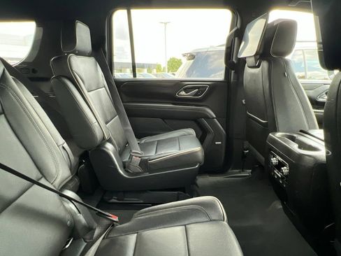 Used 2022 GMC Yukon XL SLT w/ SLT Luxury Package AWD/4WD image 10