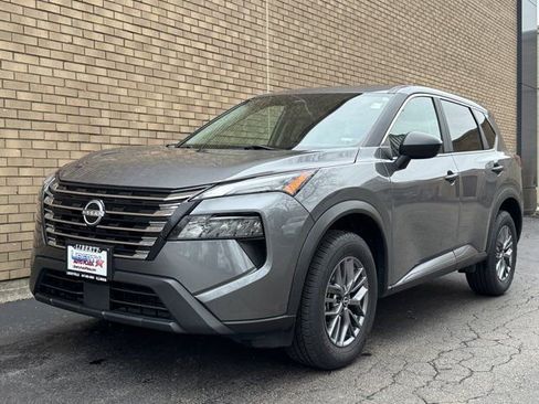 Used 2024 Nissan Rogue S image 25