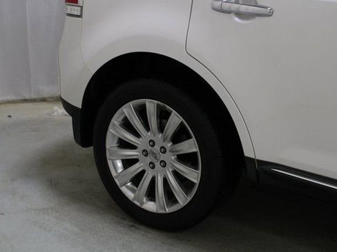 Used 2012 Lincoln MKX AWD image 30