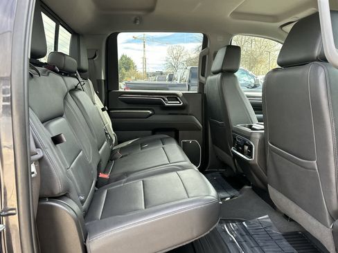 Used 2024 Chevrolet Silverado 3500 LTZ w/ LTZ Convenience Package image 9