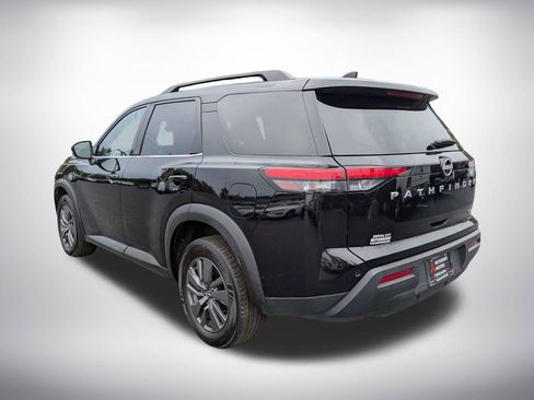 Used 2024 Nissan Pathfinder SV FWD image 6