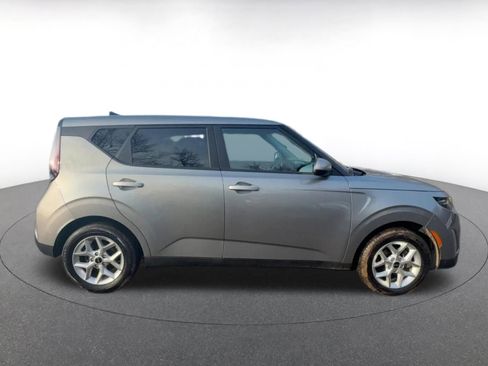 Used 2025 Kia Soul LX w/ LX Technology Package image 16