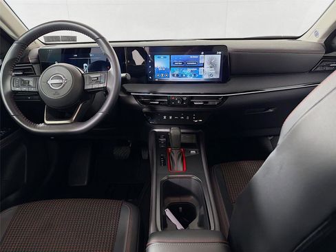 Used 2025 Nissan Kicks SR image 21