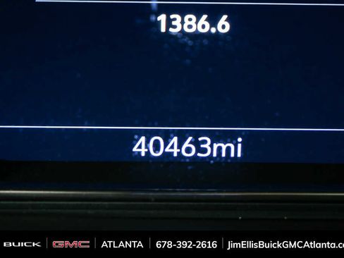 Used 2021 GMC Yukon SLT w/ SLT Premium Package image 9