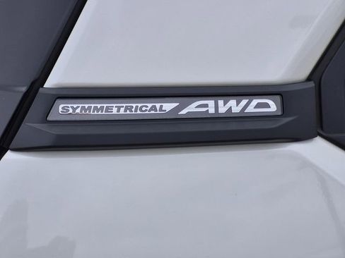 Used 2025 Subaru Forester Premium AWD/4WD image 11