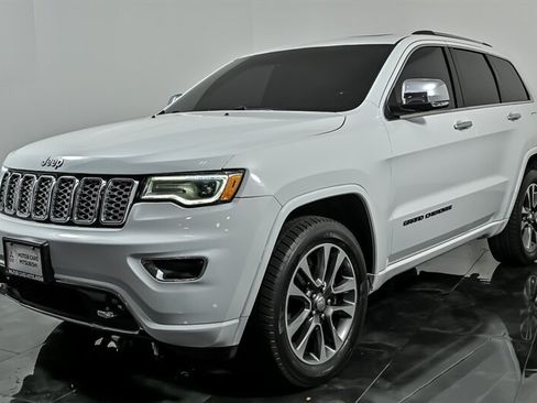 Used 2017 Jeep Grand Cherokee Overland AWD/4WD image 5