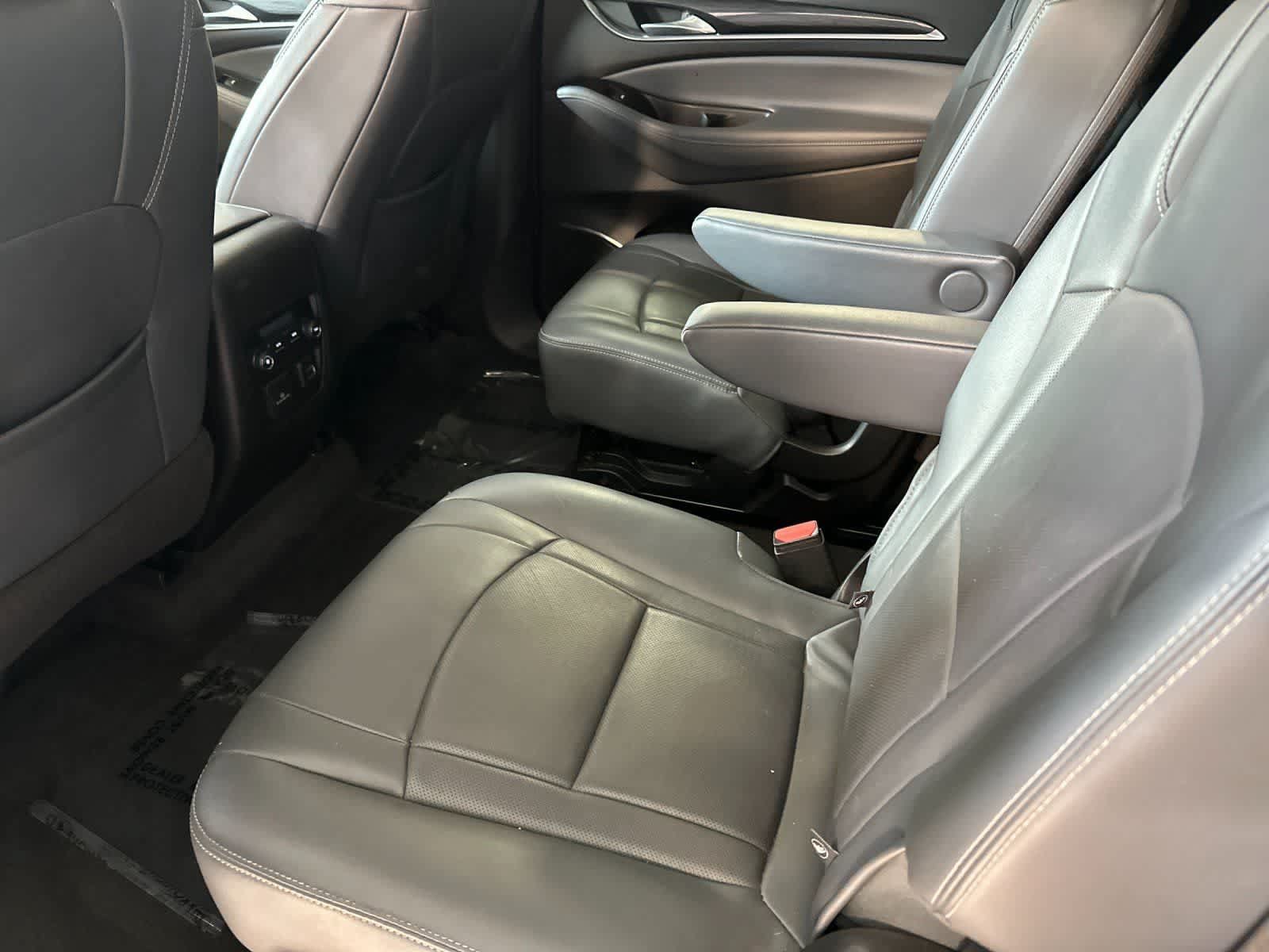 Used 2020 Buick Enclave Essence w/ Sound and Sites Package AWD/4WD image 5