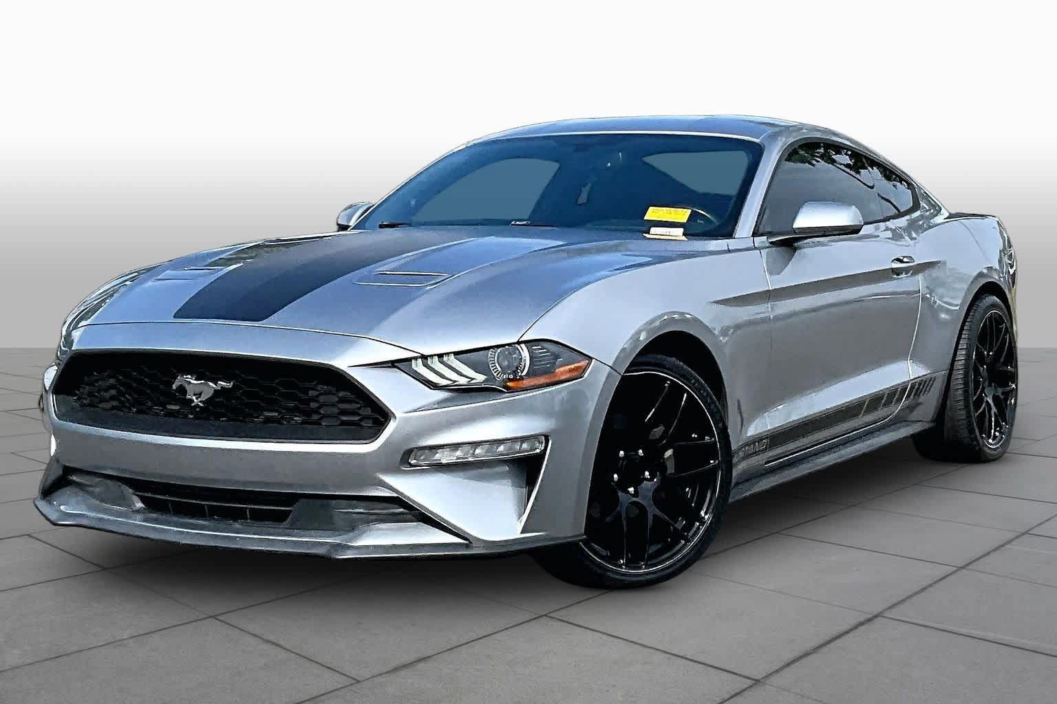 Used 2020 Ford Mustang Coupe RWD image 2