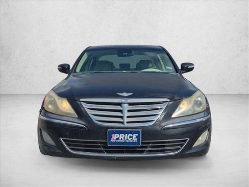 Used 2013 Hyundai Genesis 3.8 RWD image 2