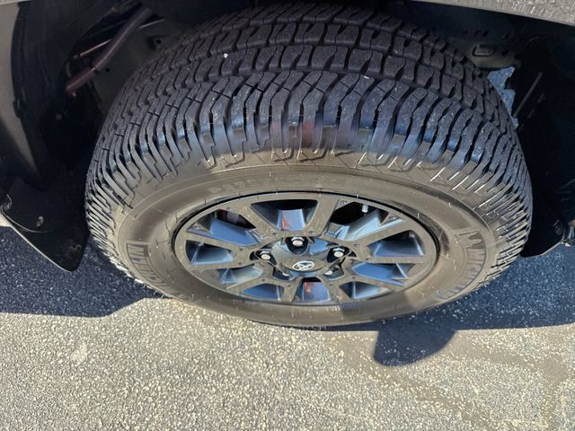 Used 2021 Toyota Tundra SR5 w/ Trail Edition AWD/4WD image 15