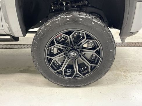 Certified 2025 GMC Sierra 2500 Denali Ultimate image 14