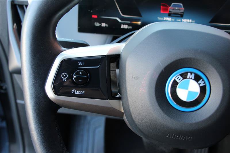 Used 2024 BMW iX xDrive50 w/ Premium Package AWD/4WD image 28