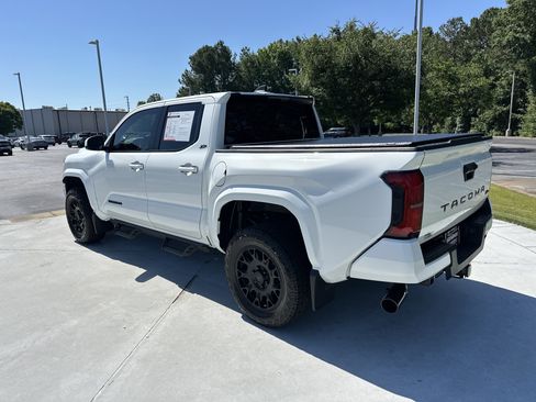 Used 2025 Toyota Tacoma SR5 RWD image 8