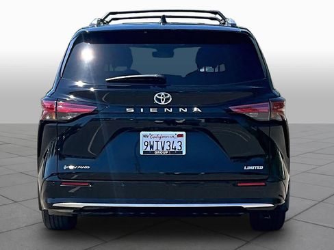Used 2025 Toyota Sienna Limited AWD/4WD image 4