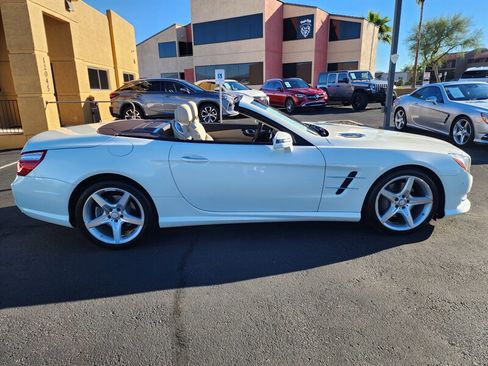 Used 2016 Mercedes-Benz SL 550 w/ Driver Assistance Package image 19