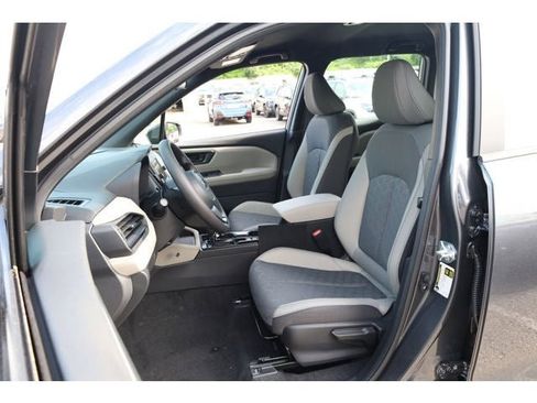 New 2026 Subaru Forester AWD/4WD image 31