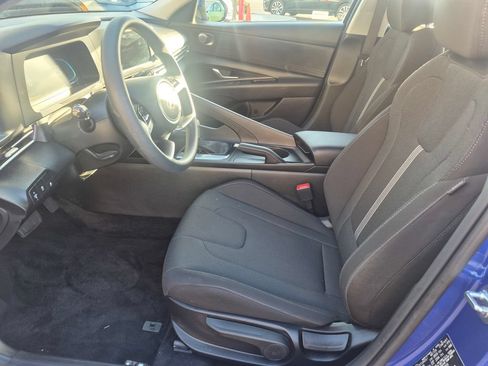 Certified 2026 Hyundai Elantra SE FWD image 13