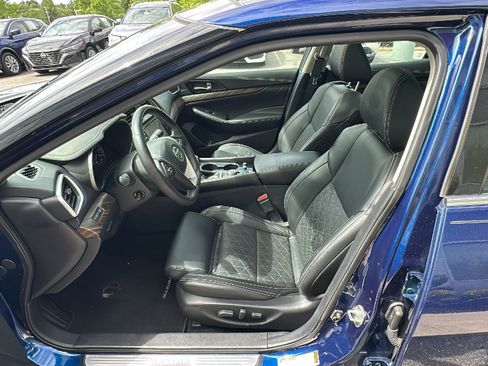 Used 2017 Nissan Maxima Platinum FWD image 13