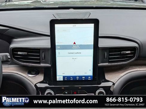 Used 2024 Ford Explorer Platinum w/ Technology Package AWD/4WD image 17