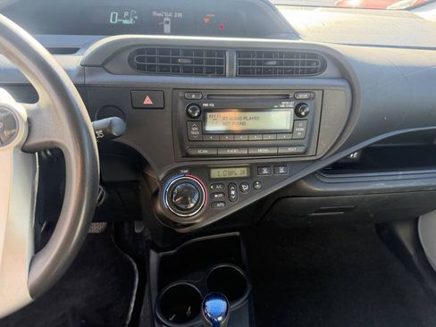 Used 2014 Toyota Prius C One FWD image 17