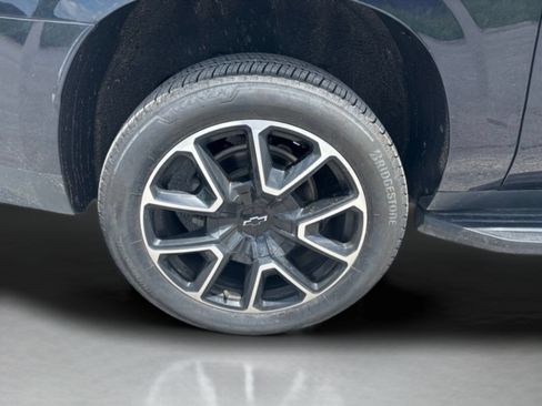 Used 2023 Chevrolet Suburban RST RWD image 14