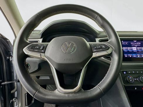 Used 2021 Volkswagen Atlas SE w/ Panoramic Sunroof Package image 16