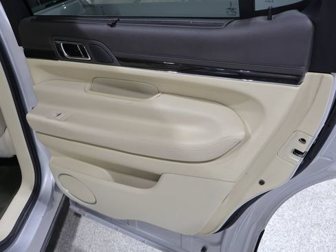 Used 2019 Lincoln MKT AWD image 25