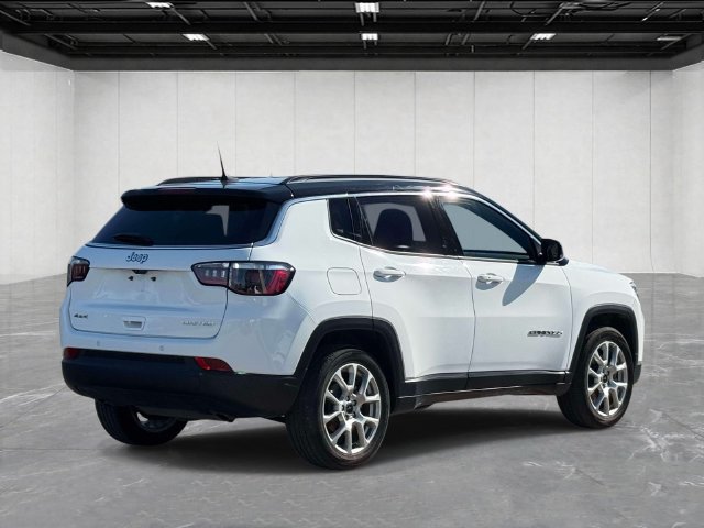 Used 2025 Jeep Compass Limited AWD/4WD image 5