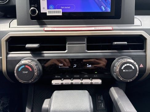 Used 2025 Toyota Tacoma SR image 26