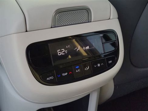 New 2026 Hyundai Ioniq 9 SE image 13