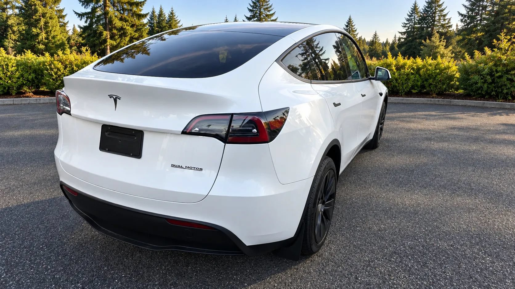 Used 2024 Tesla Model Y Long Range AWD/4WD image 5