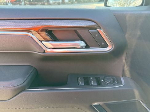 Used 2025 Chevrolet Silverado 1500 LT w/ Texas Edition Plus image 15