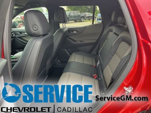Used 2025 Chevrolet Equinox LT w/ Convenience Package II FWD image 32