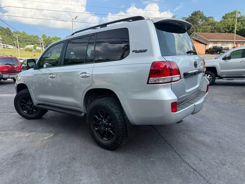 Used 2009 Toyota Land Cruiser image 11