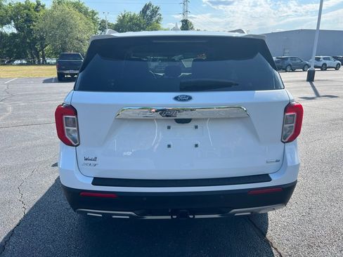 Used 2020 Ford Explorer XLT w/ Equipment Group 202A AWD/4WD image 4