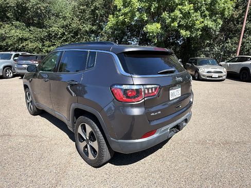 Used 2018 Jeep Compass Latitude w/ Popular Equipment Group AWD/4WD image 7