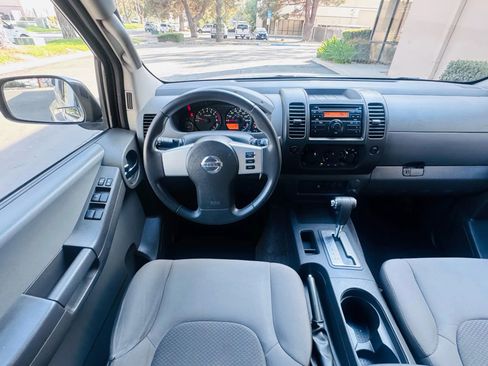 Used 2013 Nissan Xterra X image 12
