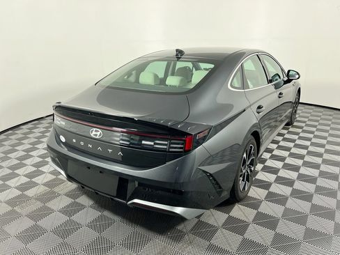 Used 2024 Hyundai Sonata SEL FWD image 3