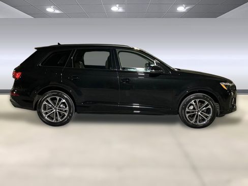 Certified 2025 Audi Q7 2.0T Premium w/ Convenience Plus Package image 8